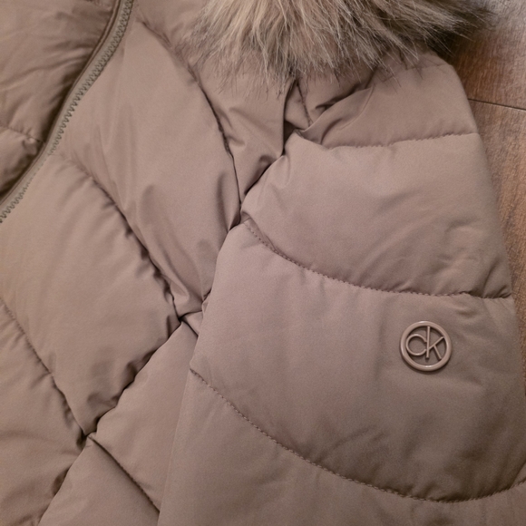 Calvin Klein Women's Tan Puffer Jacket with Faux Fur Hood - Picture 2 of 5